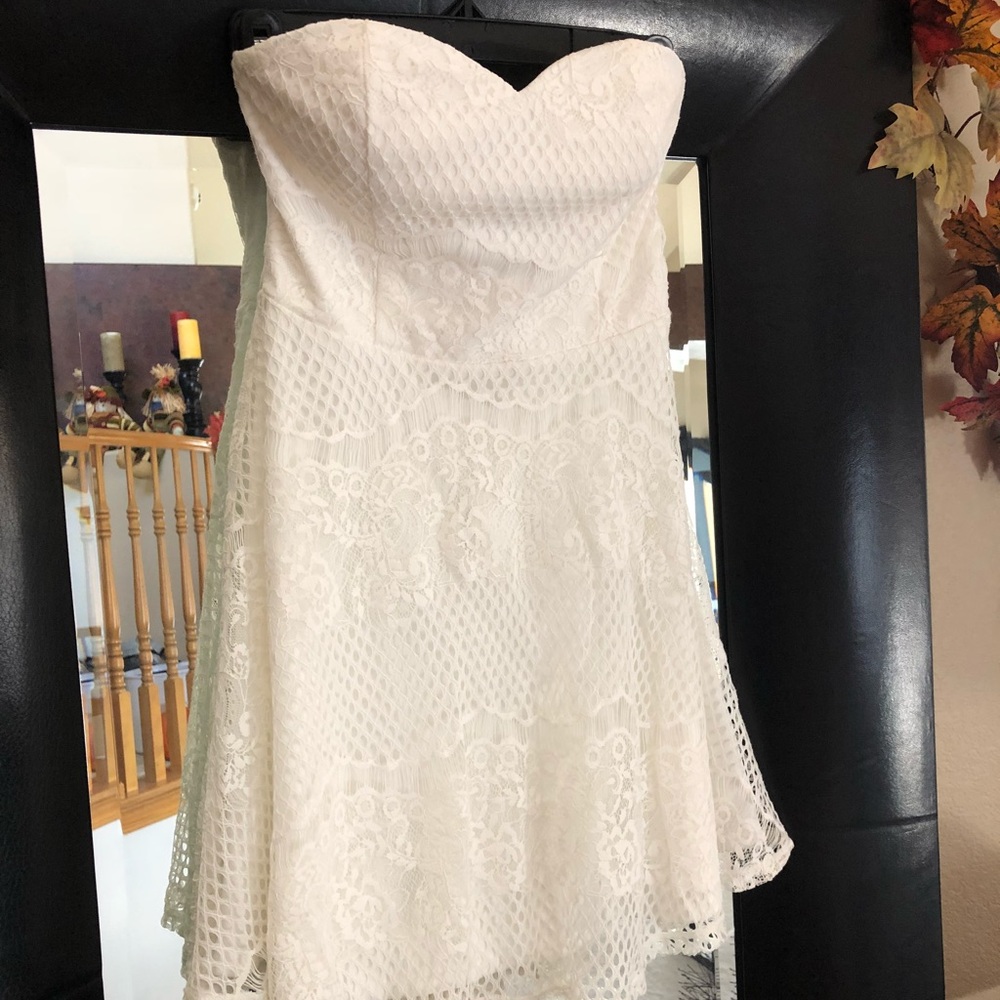 Cute Forever 21 White Lace Strapless Dress